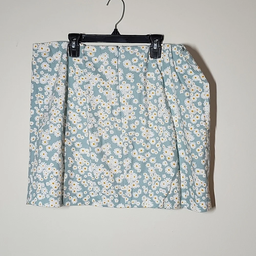 Wild Fable Ditsy Floral Daisy Mini Skirt Slit Stretch Romantic Flirty Coquette